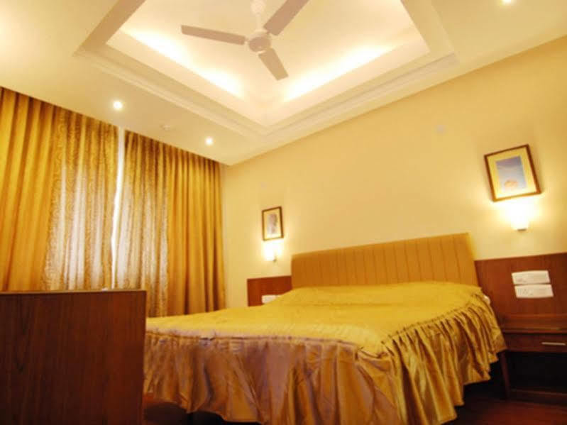 Hotel Deepa Comforts Mangalore Luaran gambar